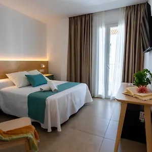 Oasis Hotel